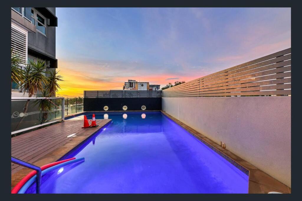 Stunning Esplanade Apartment